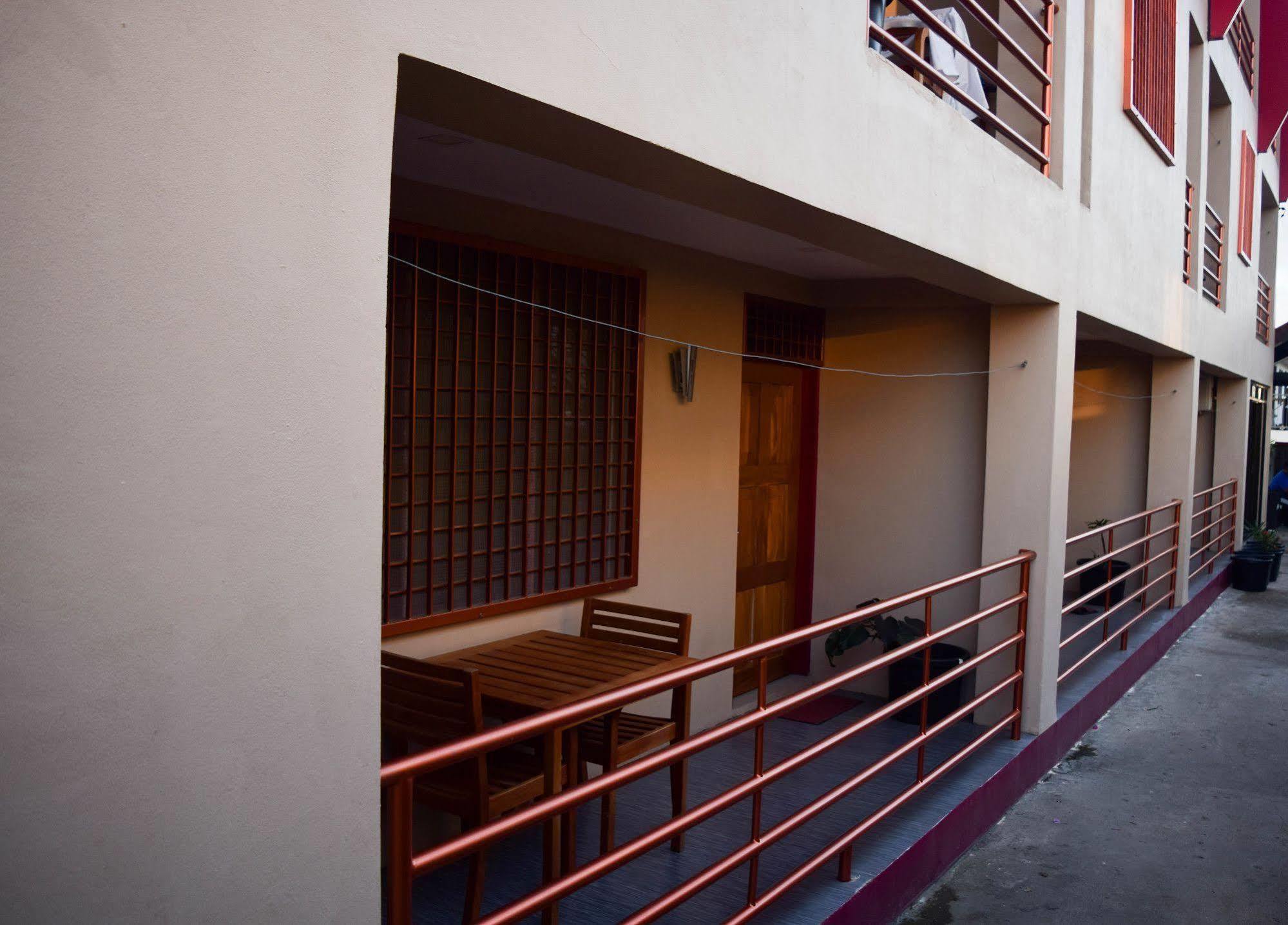 Al - Minhaj Service Apartments Нади Екстериор снимка